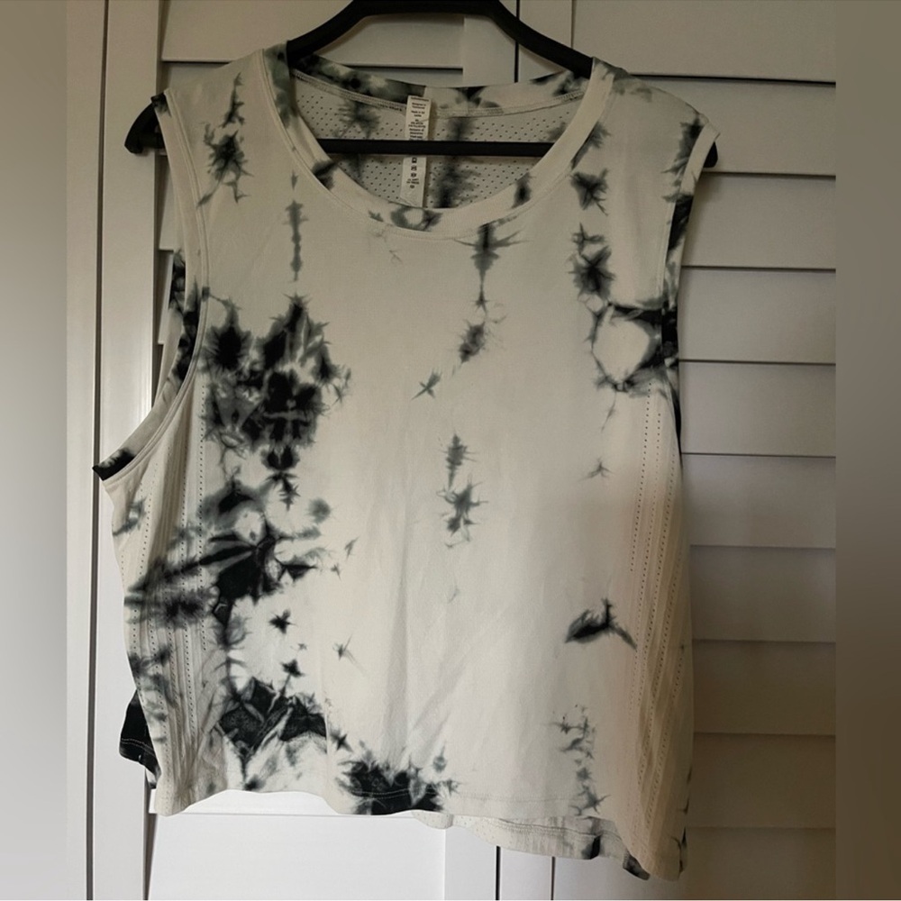 Lululemon Train to be crop tank